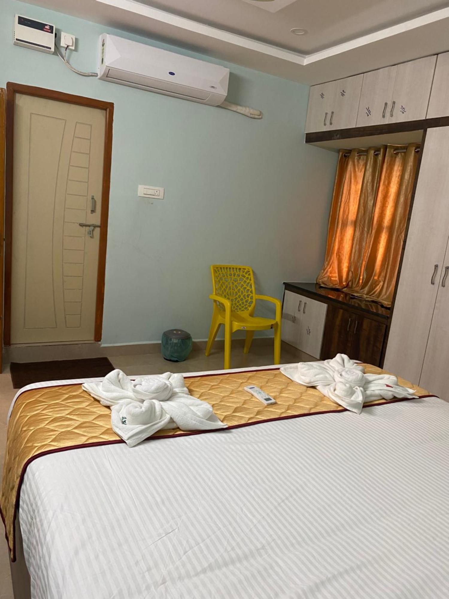 Athidi Luxury Home Stay Tirupati Exteriör bild