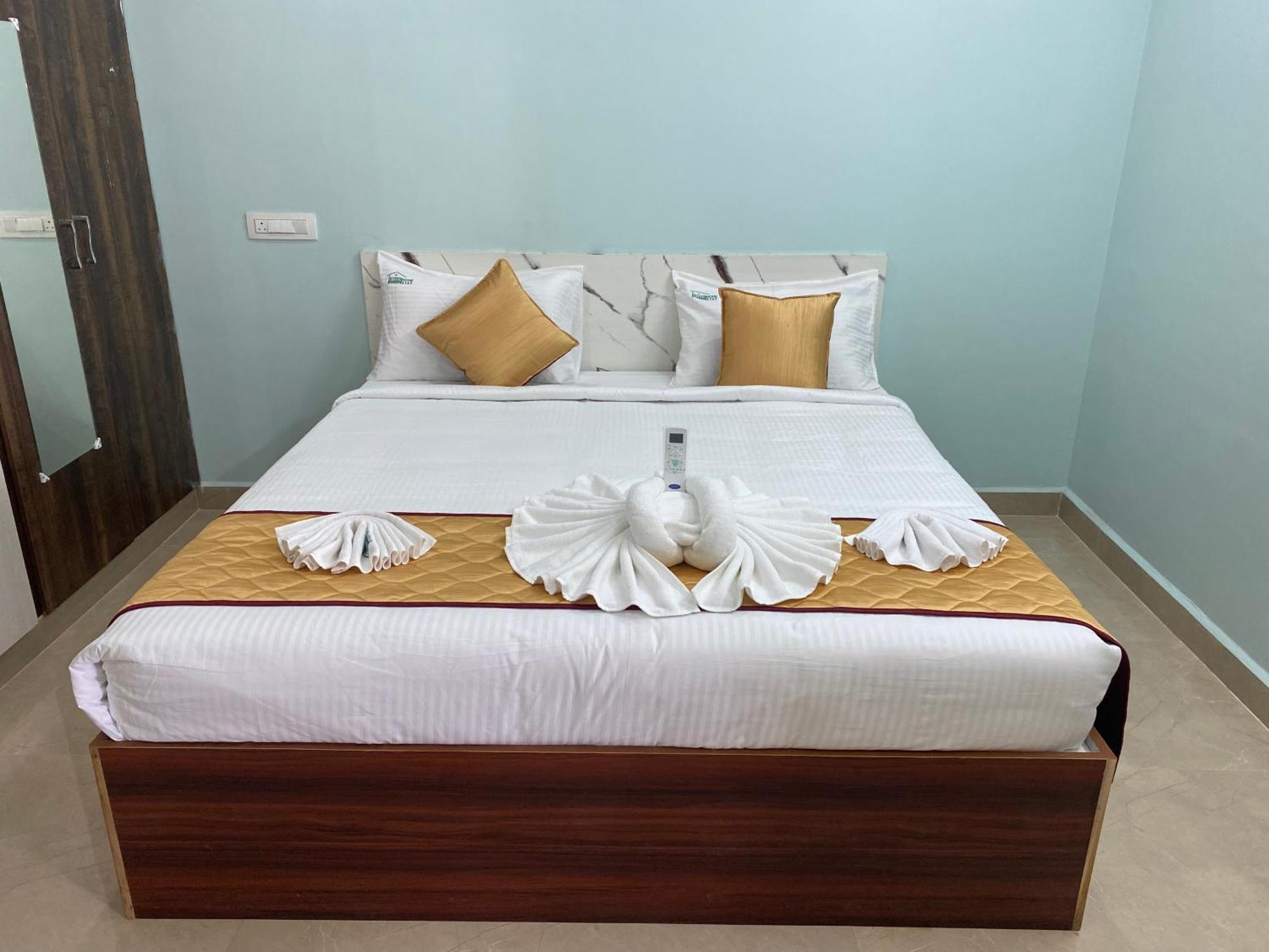 Athidi Luxury Home Stay Tirupati Exteriör bild